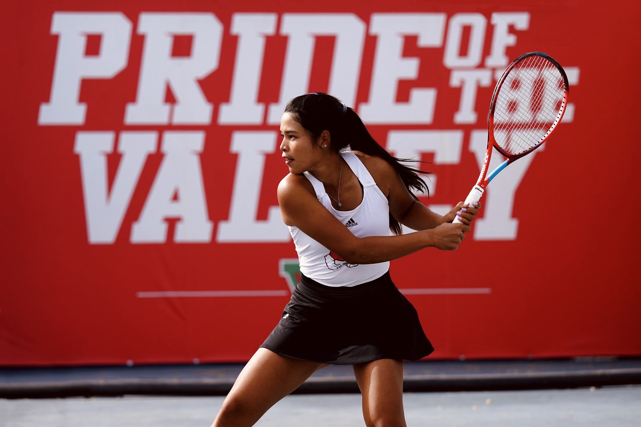 Yinglak Jittakoat plays tennis